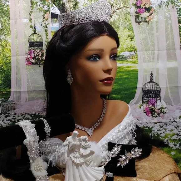 7pc Unique One-Of-A-Kind Tiara Bridal Package - Picture 3 of 12